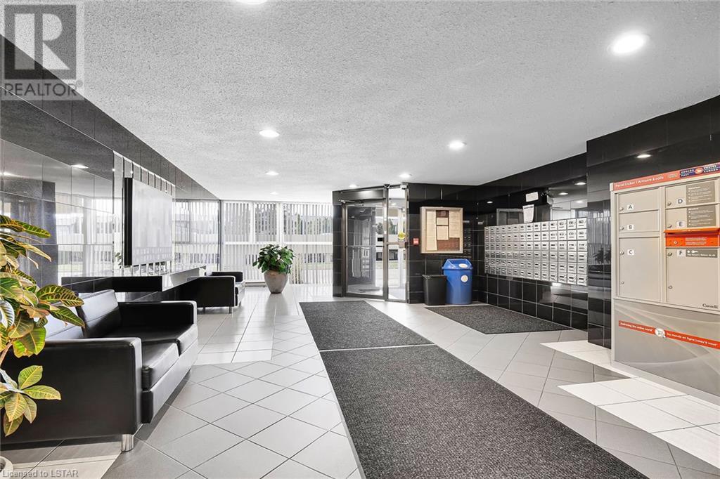 127 BELMONT Drive Unit# 909