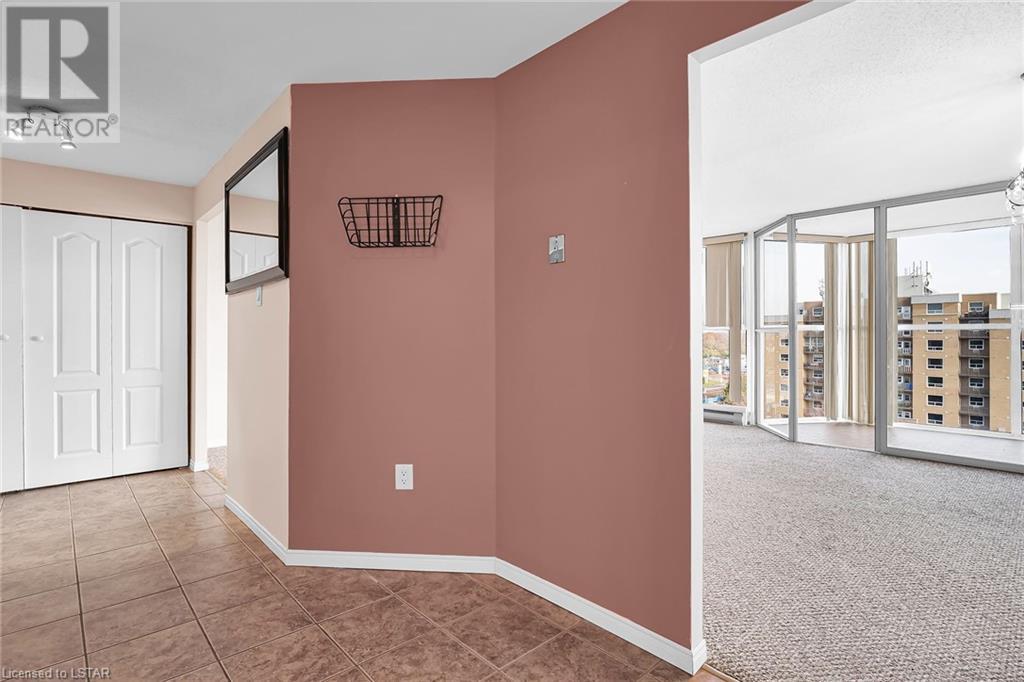 127 BELMONT Drive Unit# 909