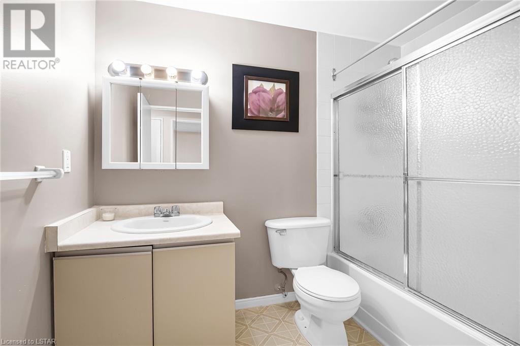 127 BELMONT Drive Unit# 909