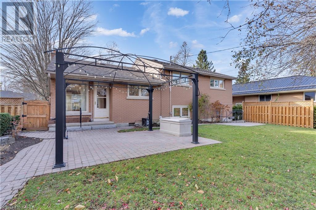 83 RICHARDSON Drive
