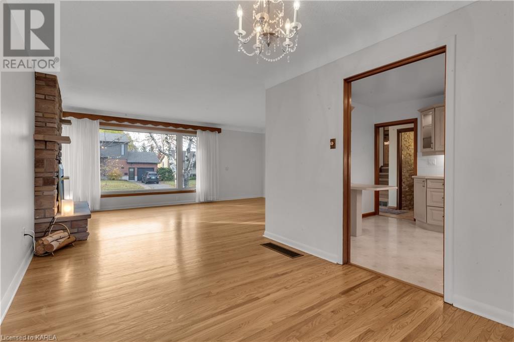 83 RICHARDSON Drive