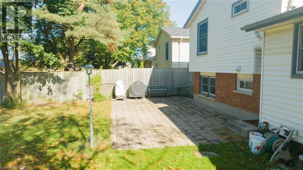 902 FONTAINE Road