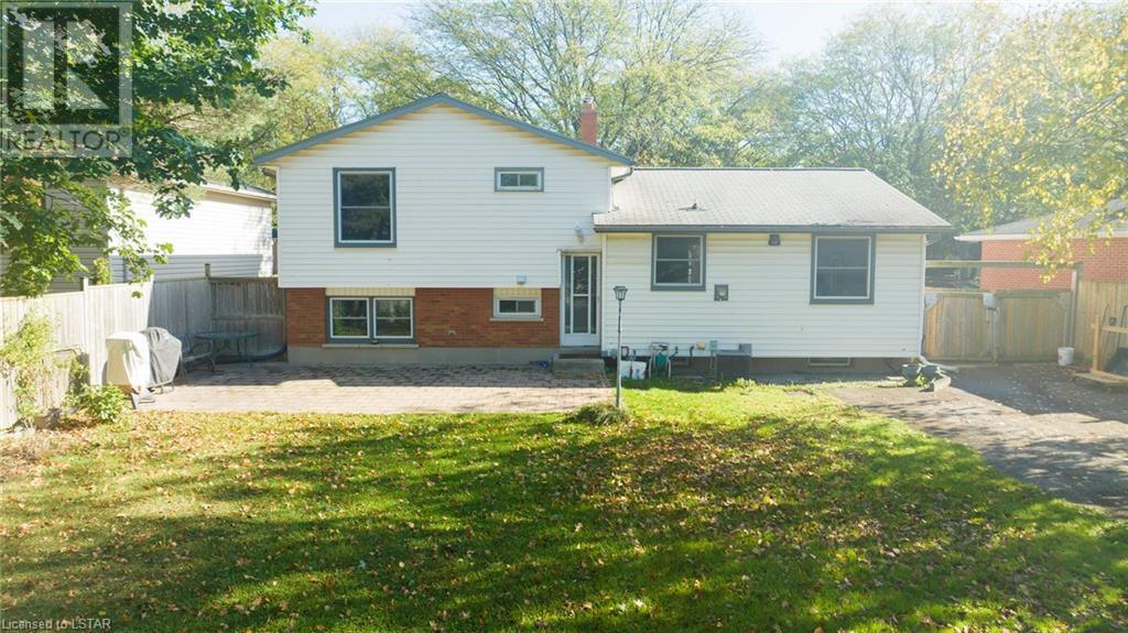 902 FONTAINE Road