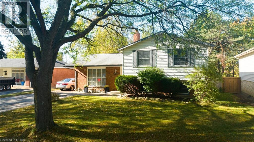 902 FONTAINE Road