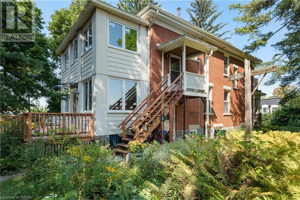 135 ELGIN Street N