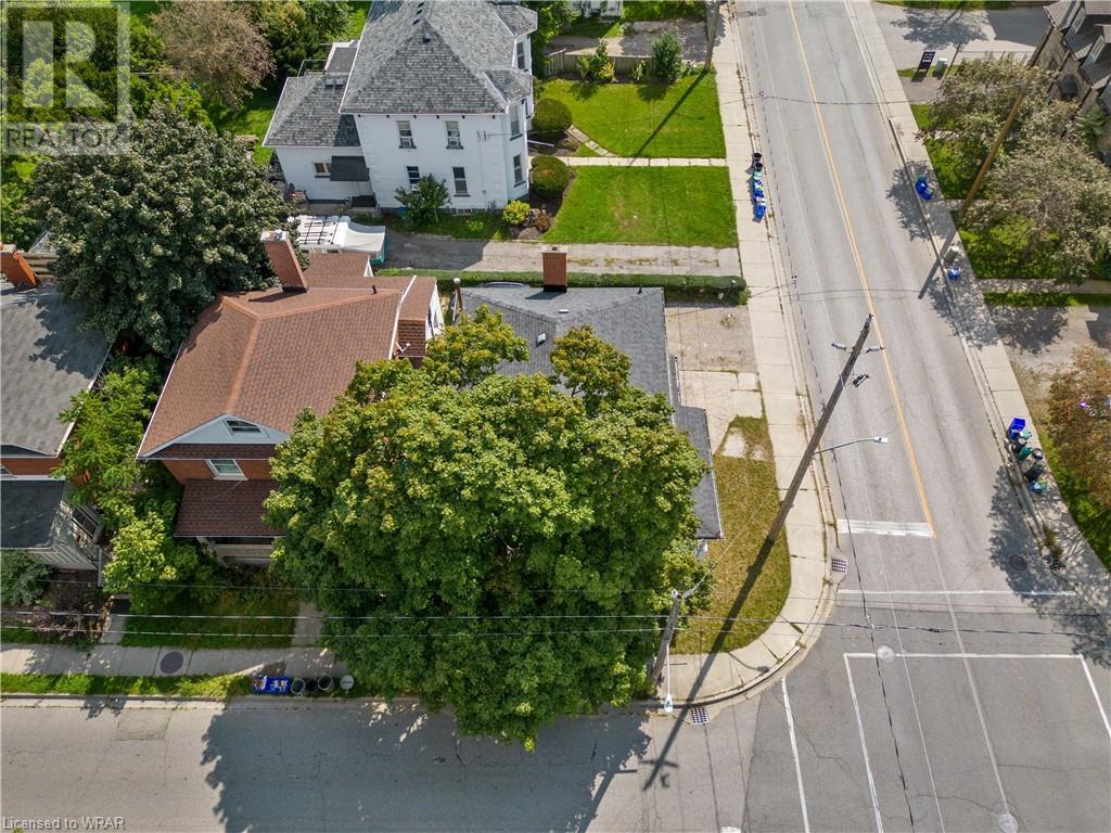 205 DOLPH Street N
