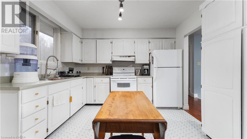 3365 SYDENHAM Road