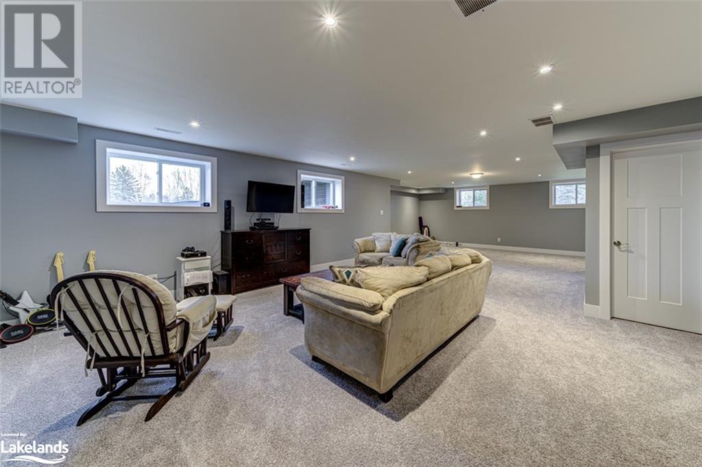 6 DEANNA Drive