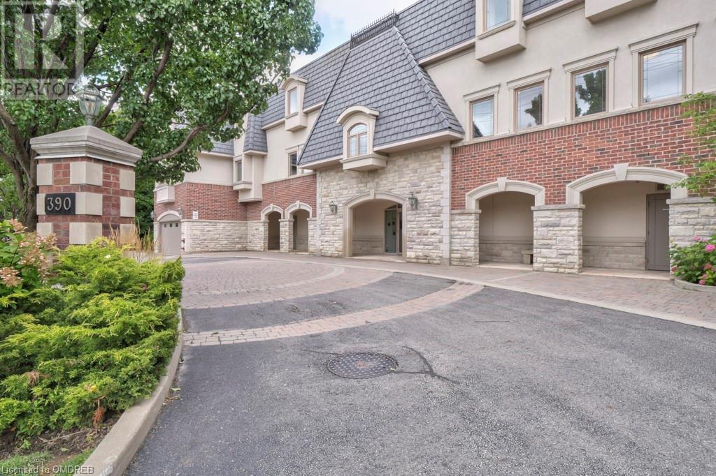 390 UPPER MIDDLE Road E Unit# 306