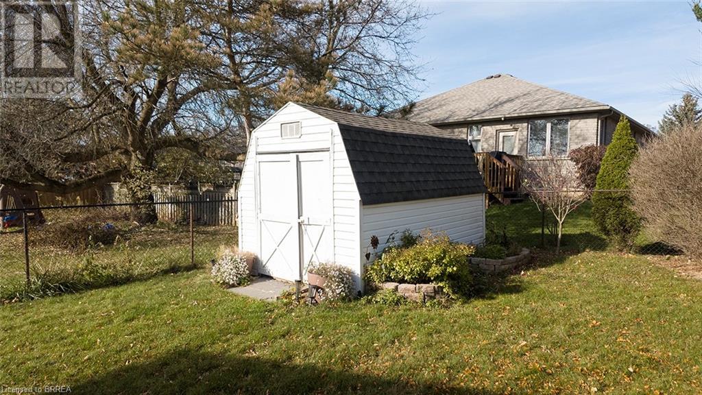 18 AUSTIN Crescent