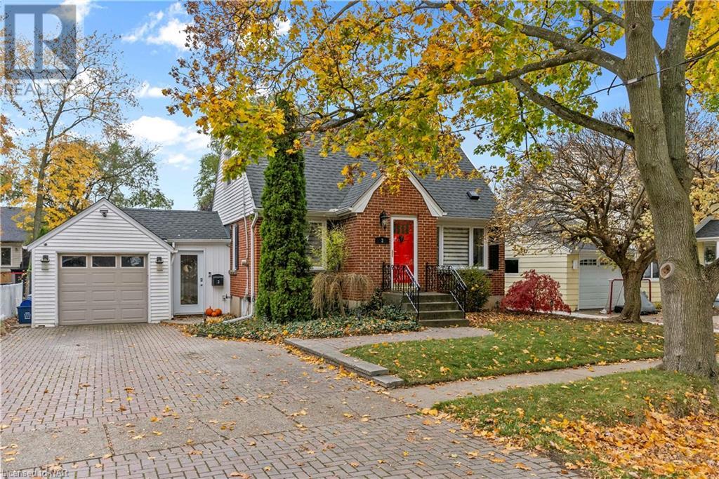 3 MAPLEWOOD Drive