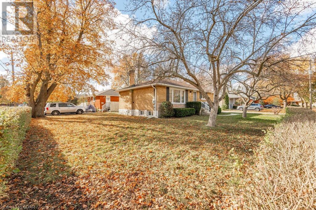 70 FREEMAN Avenue
