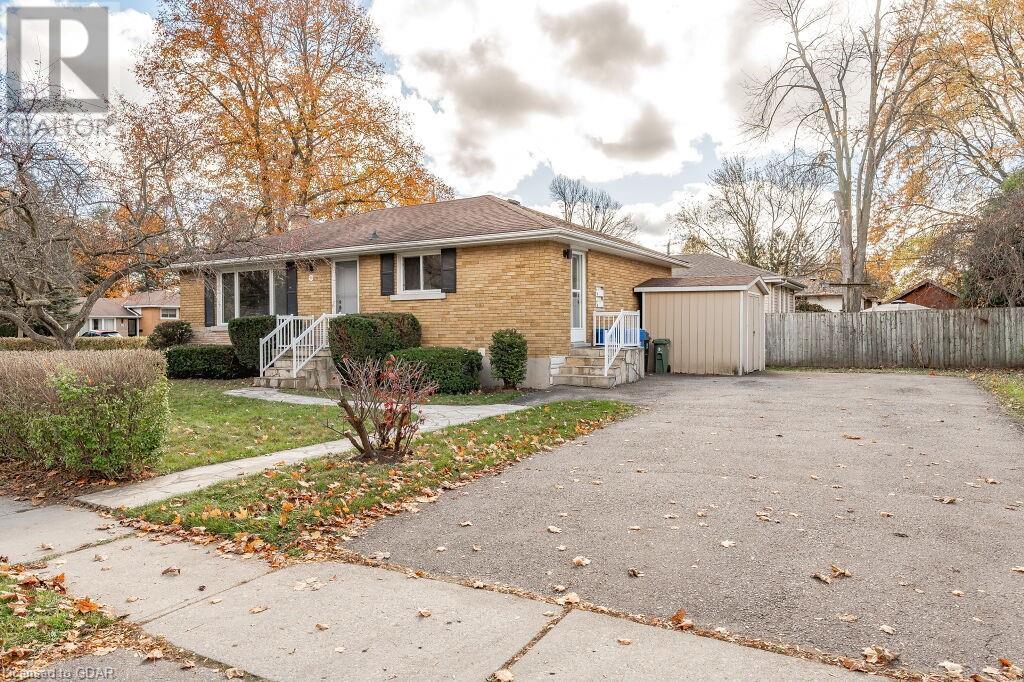 70 FREEMAN Avenue