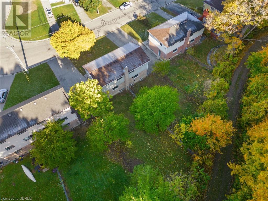 72-74 OAKWOOD Avenue