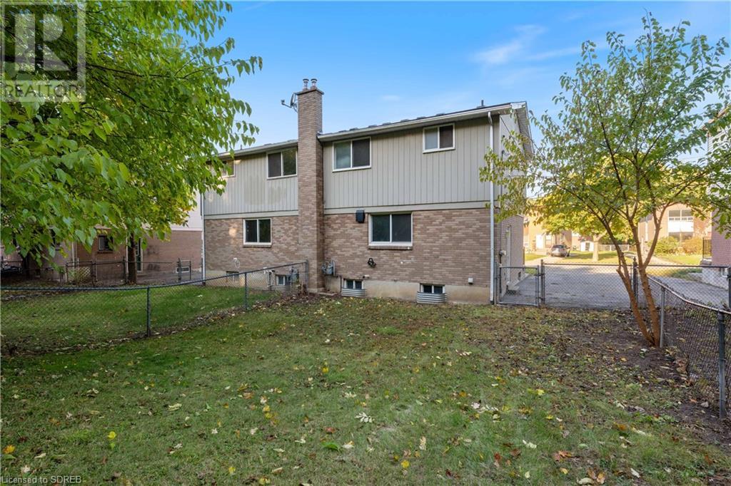 72-74 OAKWOOD Avenue