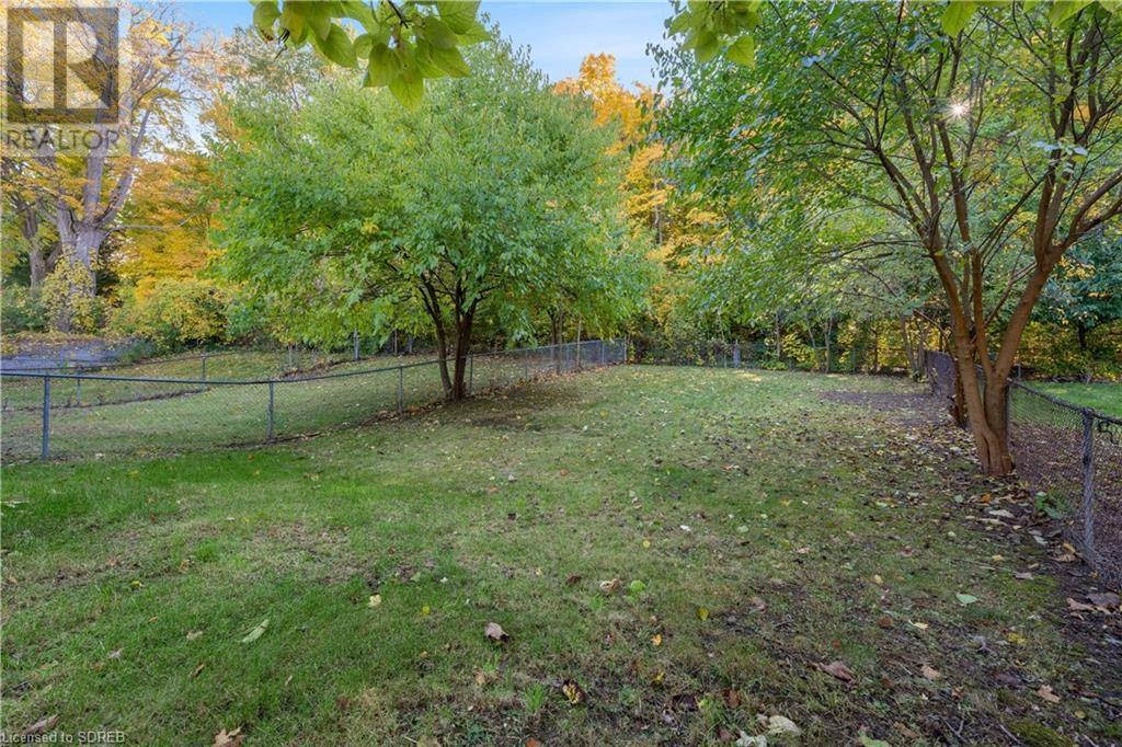72-74 OAKWOOD Avenue