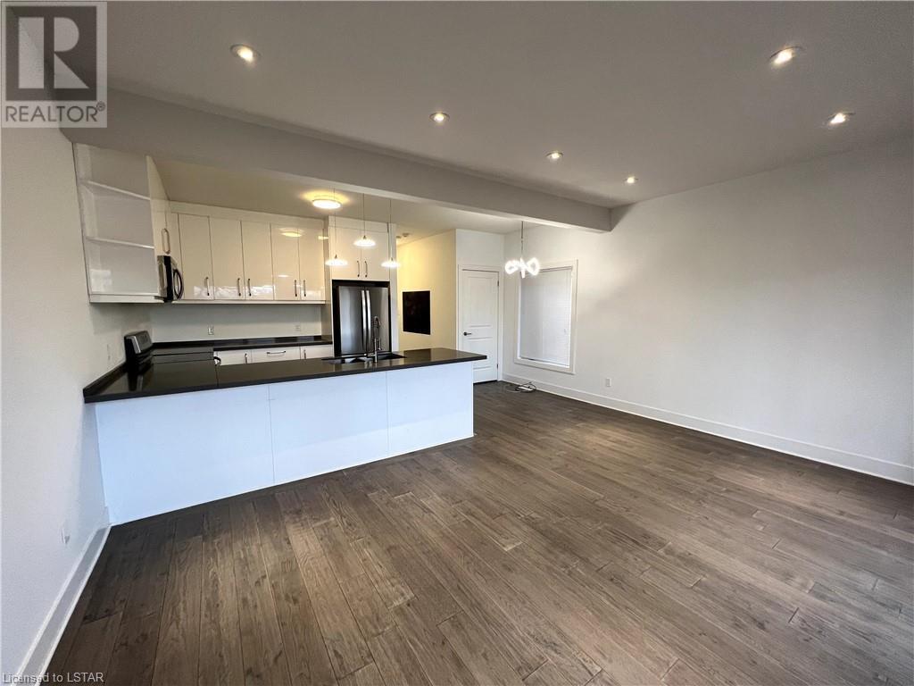 2621 HOLBROOK Drive Unit# 10