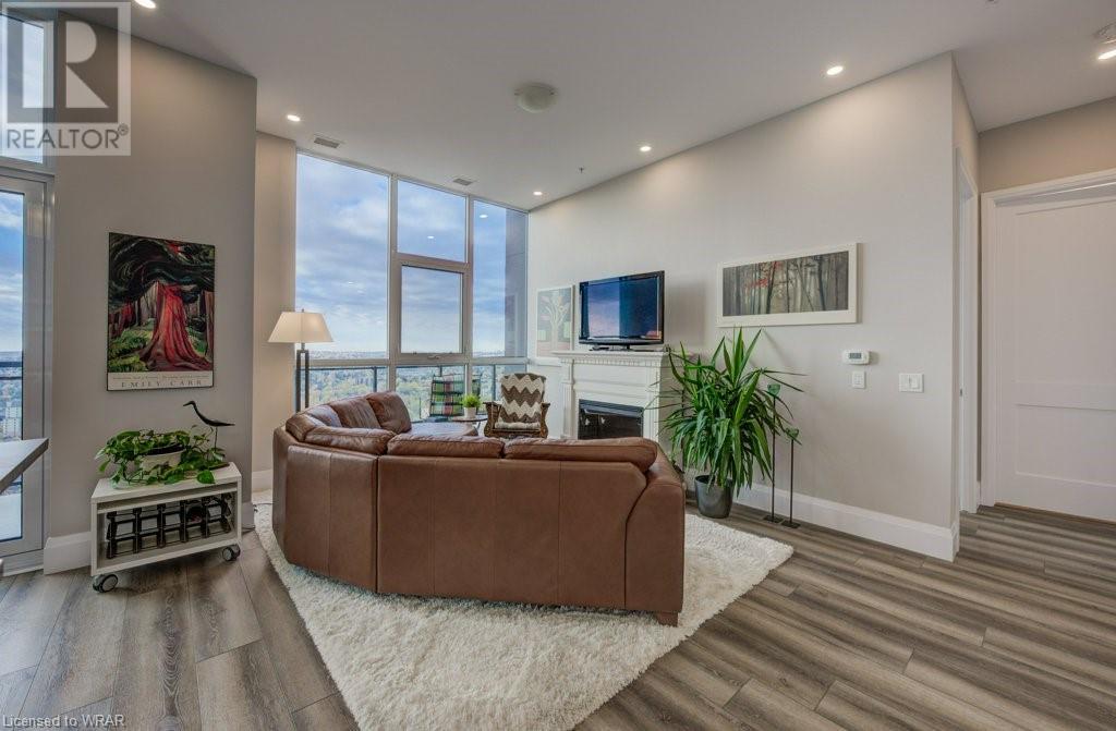 60 CHARLES Street W Unit# PH3105