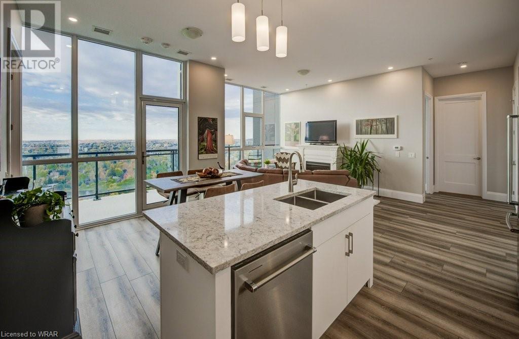 60 CHARLES Street W Unit# PH3105
