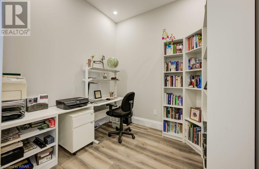 60 CHARLES Street W Unit# PH3105