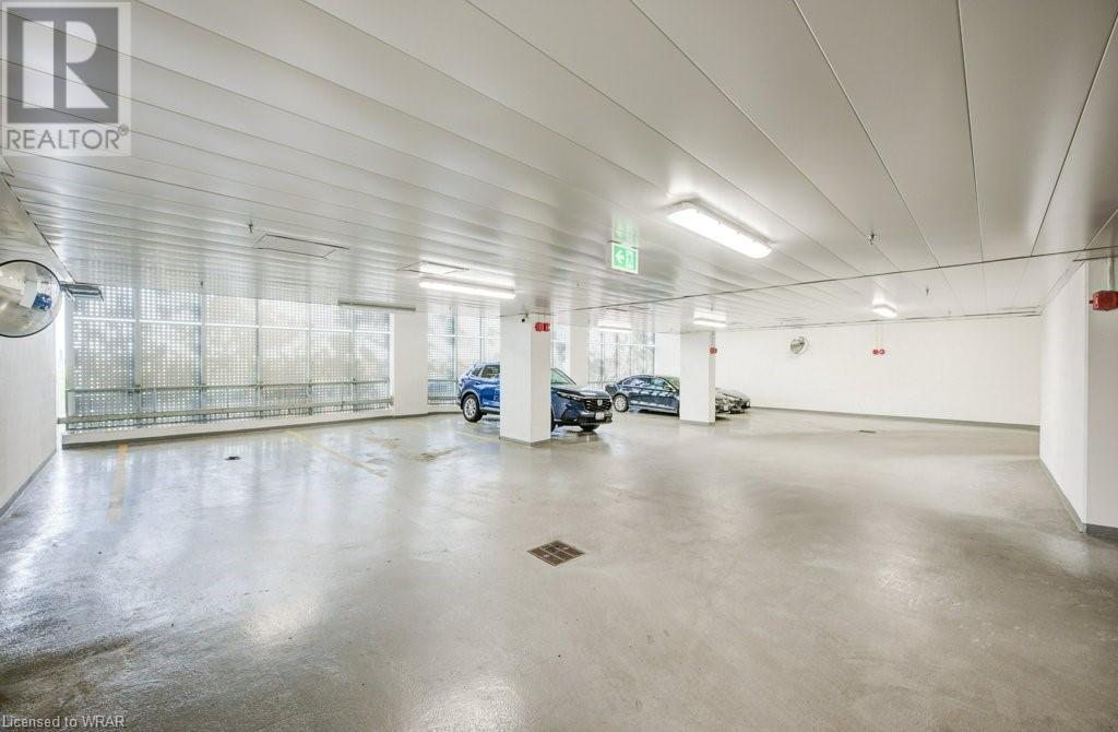 60 CHARLES Street W Unit# PH3105