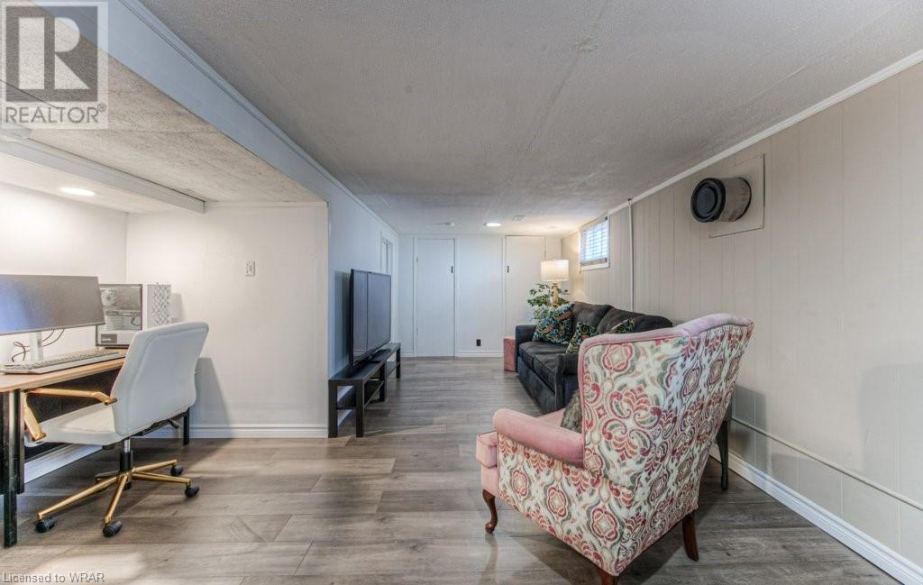 62 BALLANTYNE Avenue