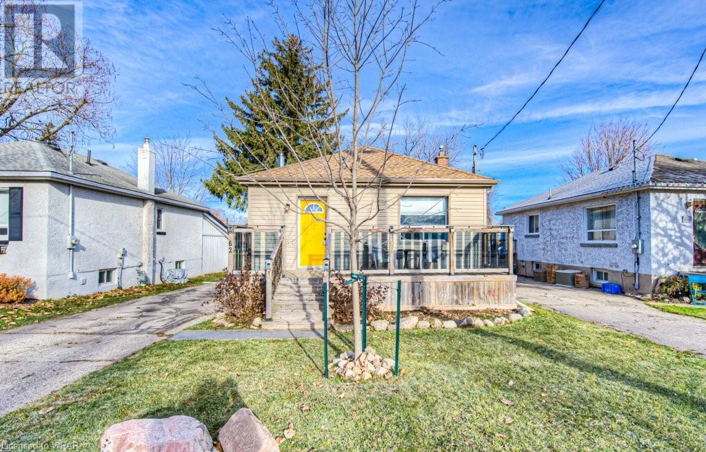62 BALLANTYNE Avenue
