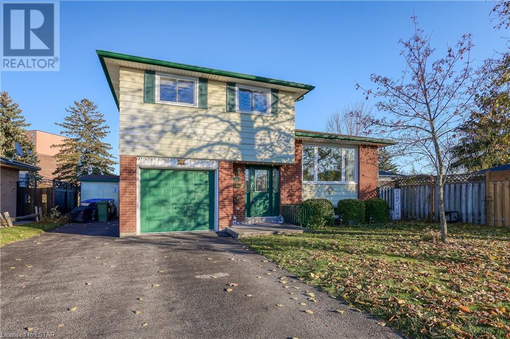 14 STIRLING Crescent