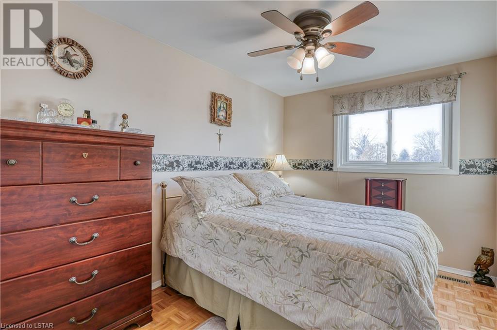 14 STIRLING Crescent