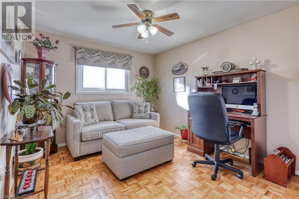 14 STIRLING Crescent