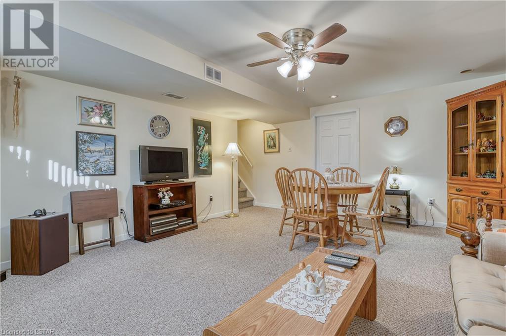 14 STIRLING Crescent