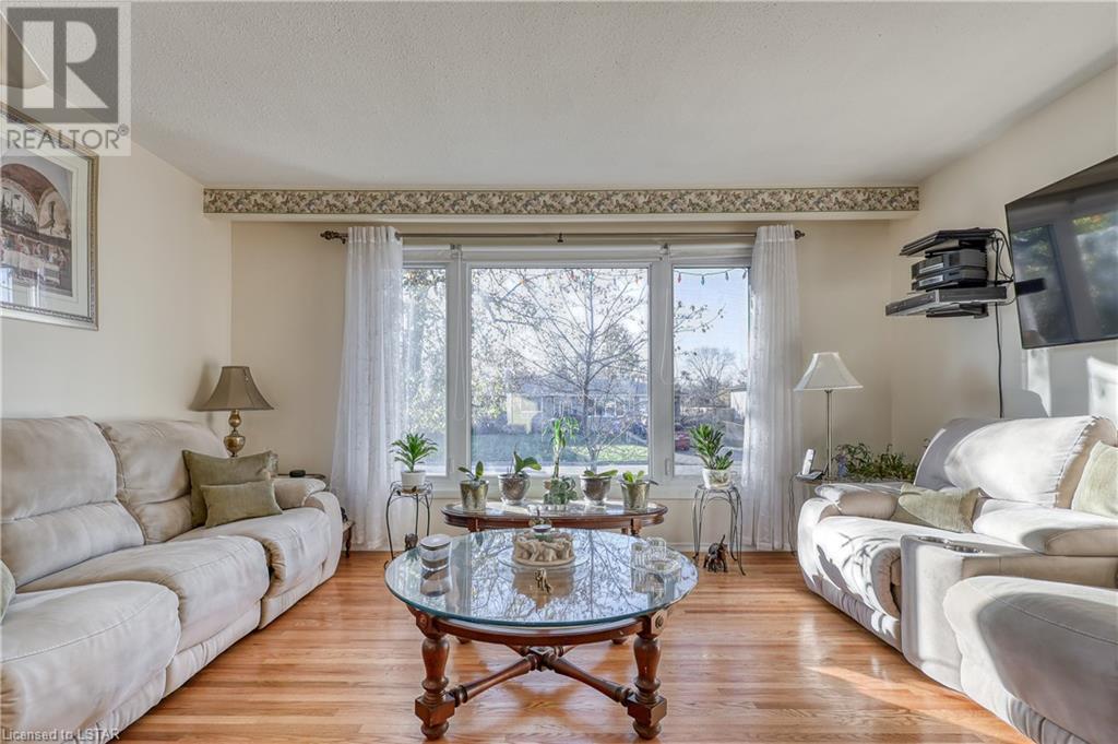 14 STIRLING Crescent