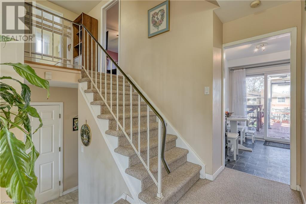 14 STIRLING Crescent