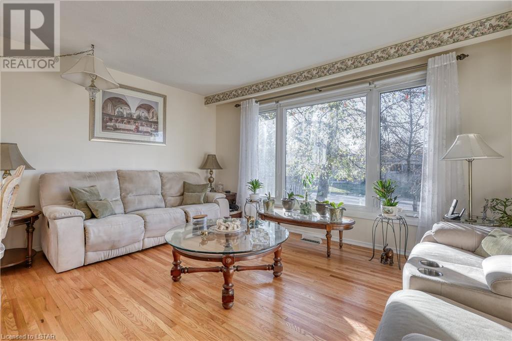 14 STIRLING Crescent