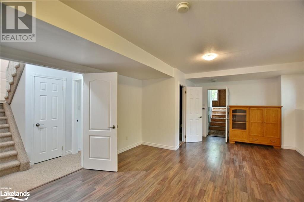 2A SILVER BIRCH Avenue