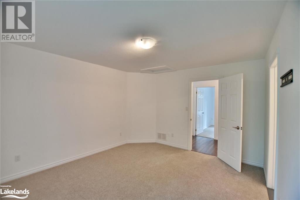 2A SILVER BIRCH Avenue
