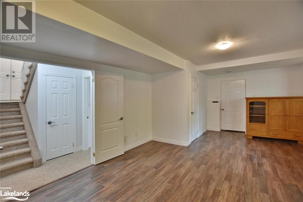 2A SILVER BIRCH Avenue