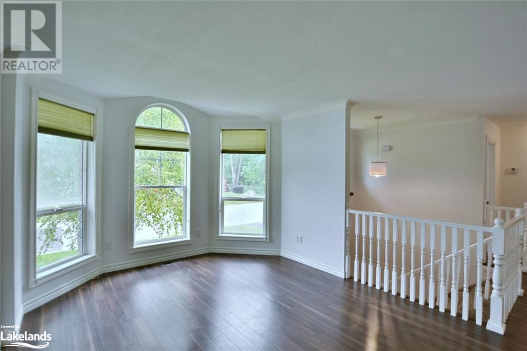 2A SILVER BIRCH Avenue