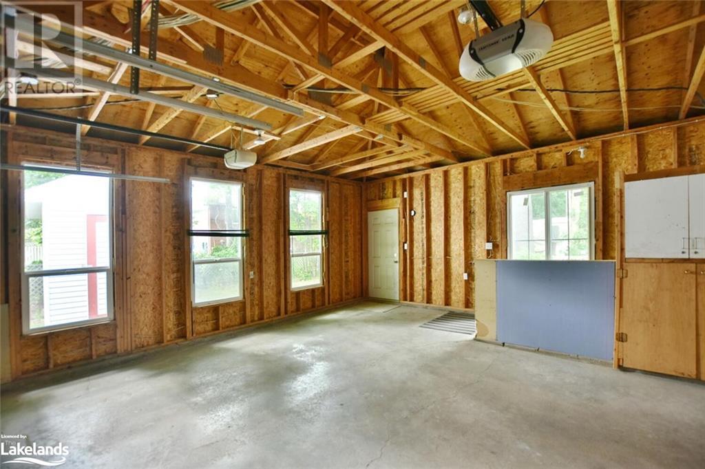 2A SILVER BIRCH Avenue
