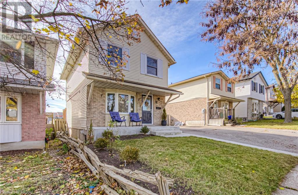 11 CARTER Crescent