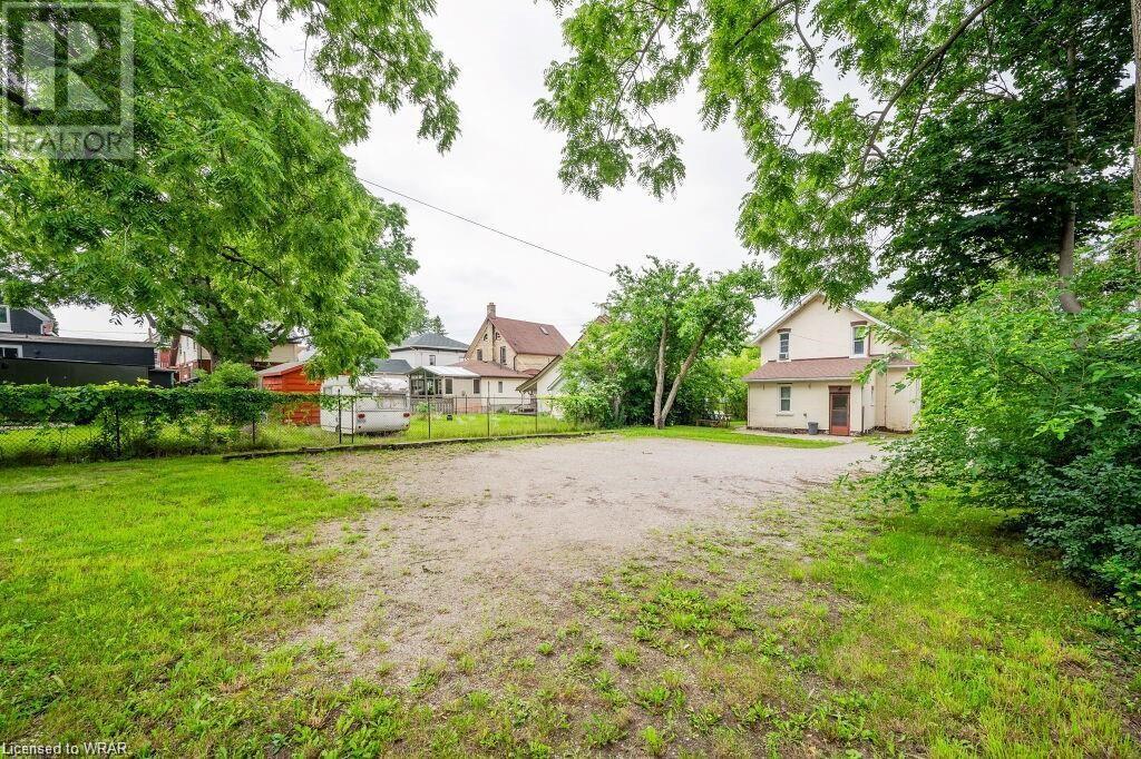 86 COURTLAND Avenue E