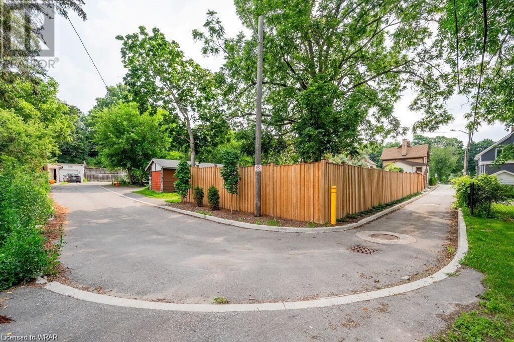 86 COURTLAND Avenue E