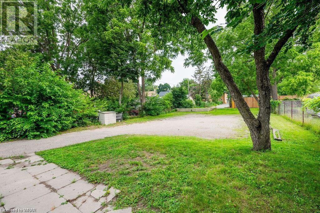 86 COURTLAND Avenue E