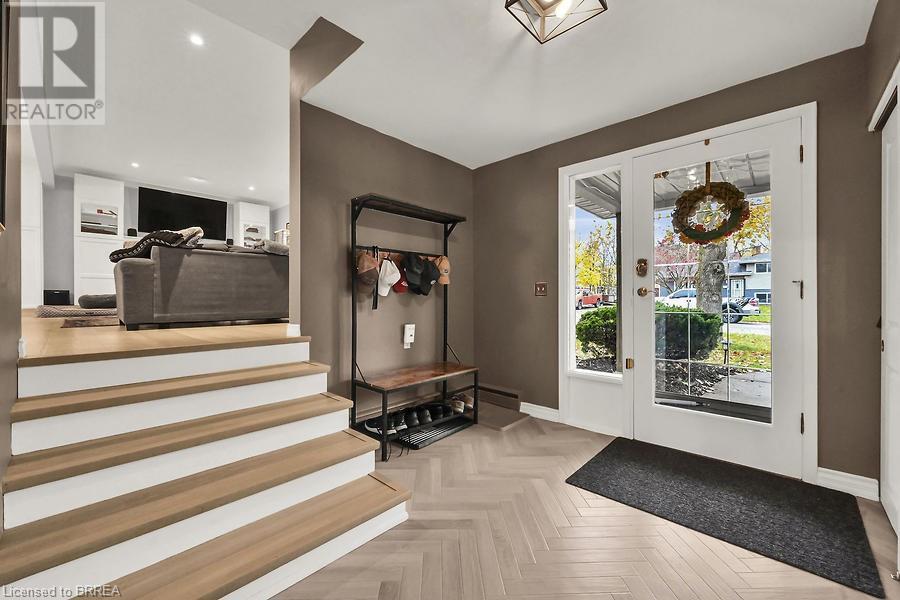 21 CONKLIN Crescent