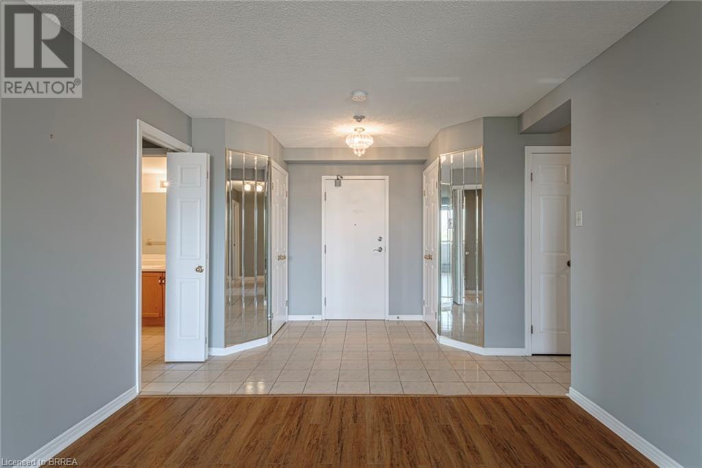 416 LIMERIDGE Road E Unit# 316