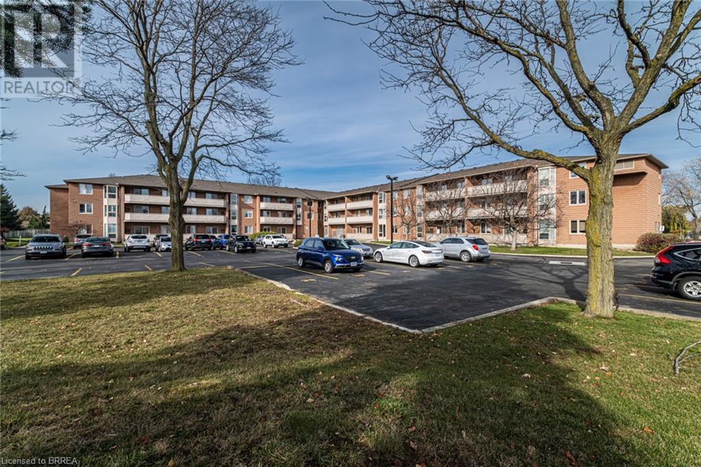 416 LIMERIDGE Road E Unit# 316