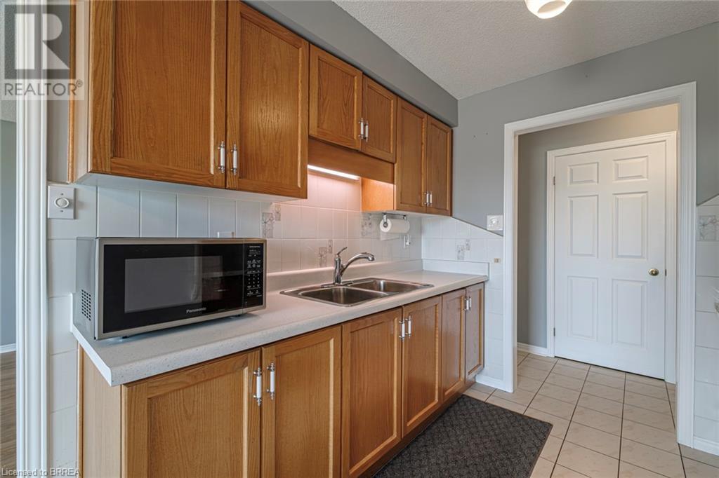 416 LIMERIDGE Road E Unit# 316