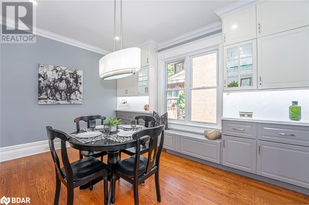 36 SOPHIA Street W