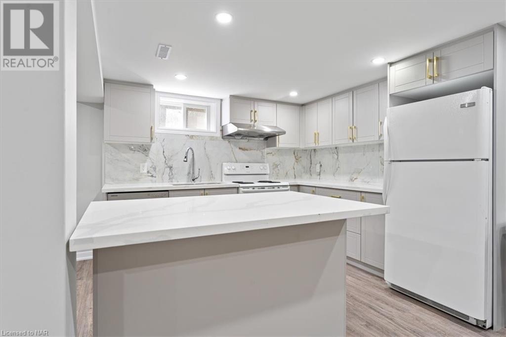 425 BUNTING Road Unit# LOWER