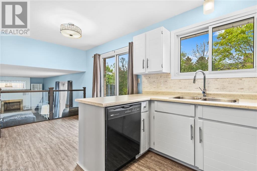 924 NEWHALL Drive
